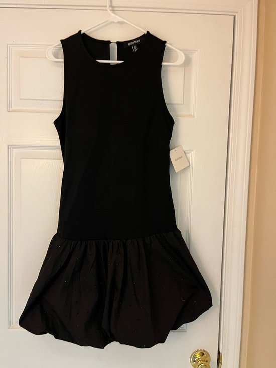 Ellen Tracy Dresses & Skirts - Ellen Tracy Little Black Sleeveless Bubble Hem Dress